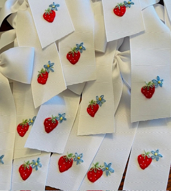Strawberry Hand-Embroidered White Grosgrain Bow - Medium